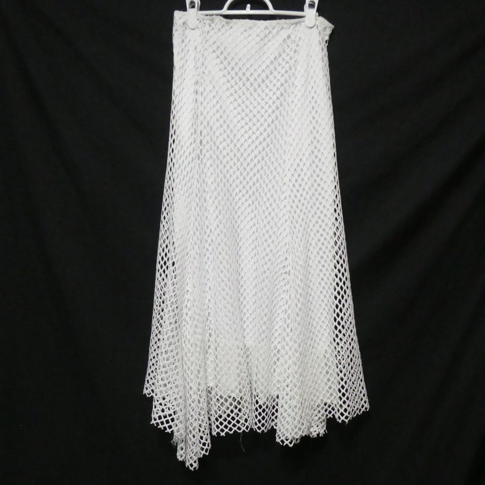 Elegant Lined White Lace Skirt | Stretchy Waistband | NWOT